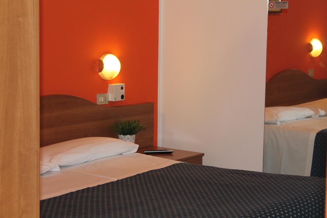Hotel La Pace Mailand Exterior foto