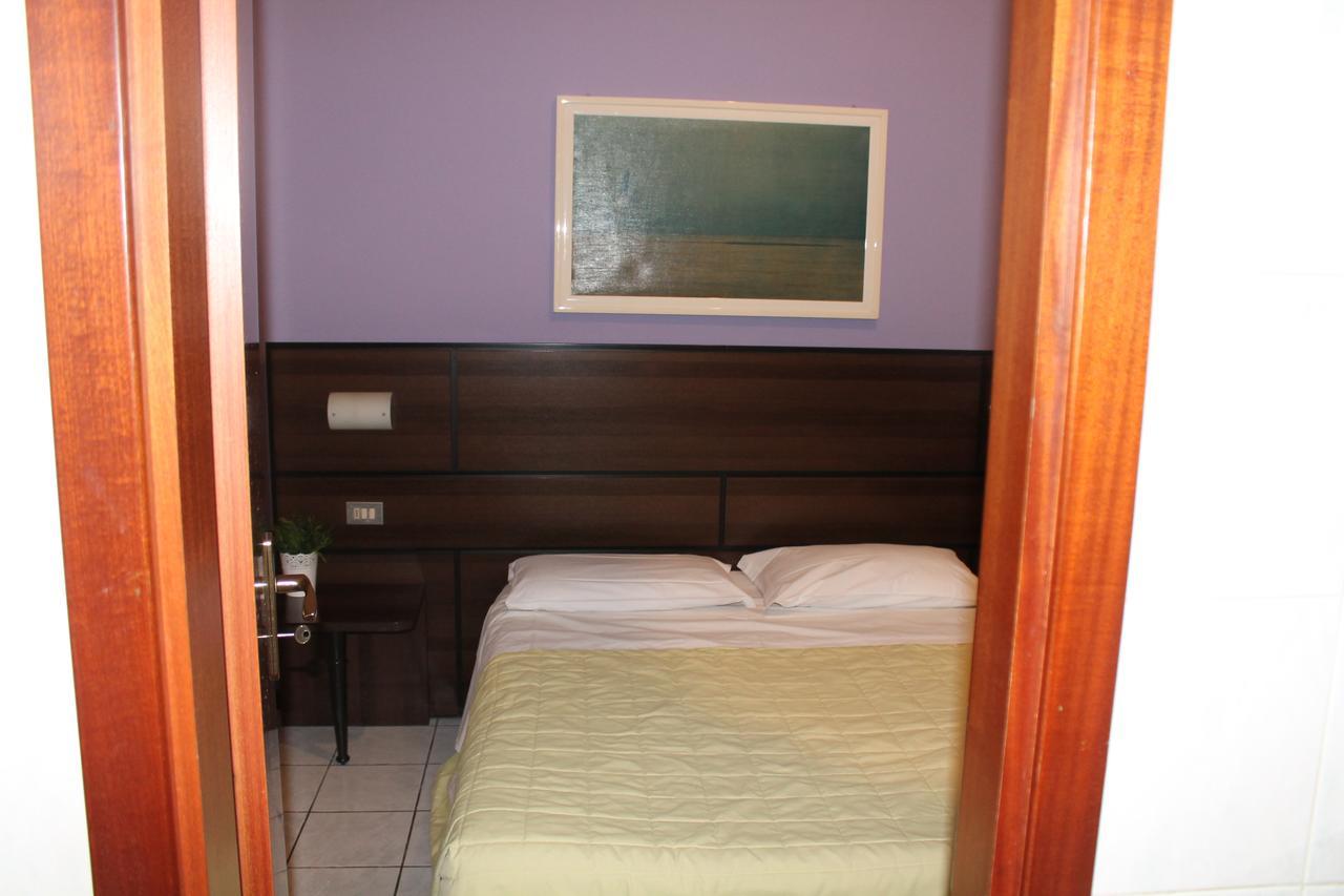 Hotel La Pace Mailand Exterior foto