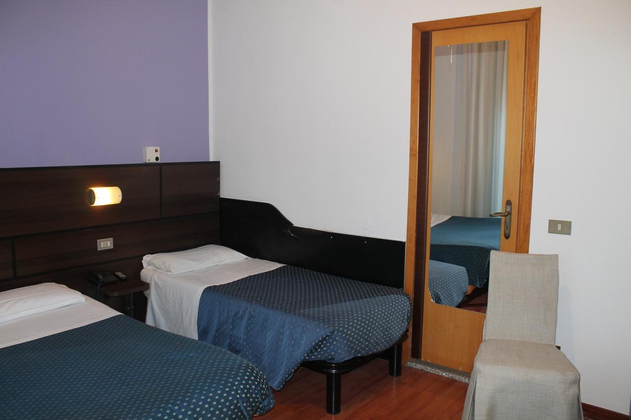 Hotel La Pace Mailand Exterior foto